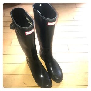 Size 7 Tall Hunter boots